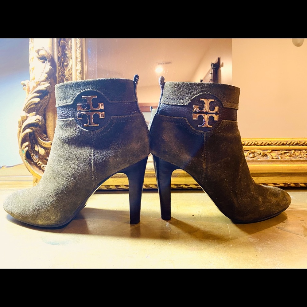 Tori Burch Olive Green Suede Booties size 9